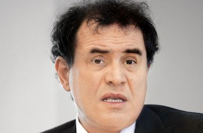 Ekonomist Nouriel Roubini trdi, da bi bil nesistematičen zlom območja evra podoben udarec, kot je bil bankrot banke Lehman Brothers, če ne še hujši.