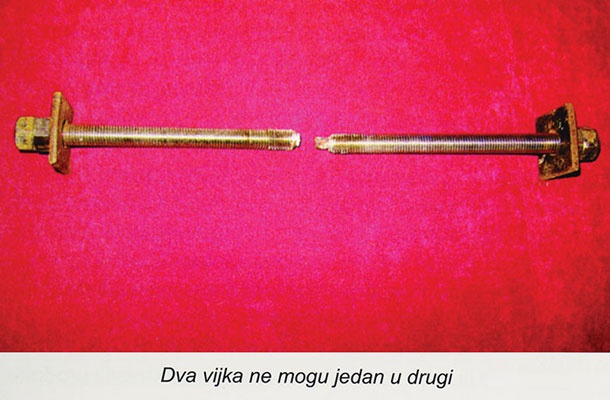 Dva vijaka ne moreta eden v drugega 