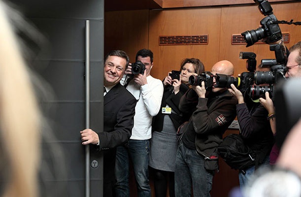 (Za zdaj) nesojeni predsednik vlade Zoran Janković pred vrati parlamentarne dvorane