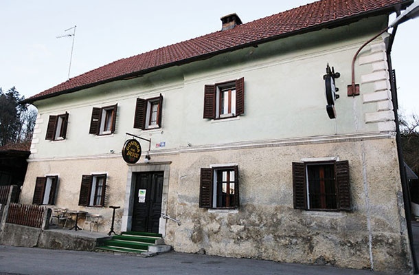 Desnosredinska gostilna