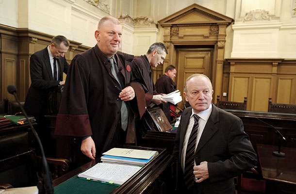 Obtoženi Jože Zagožen z odvetnikom na sodišču