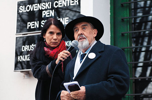 Ciril Zlobec na protestu zoper ukinitev ministrstva za kulturo 