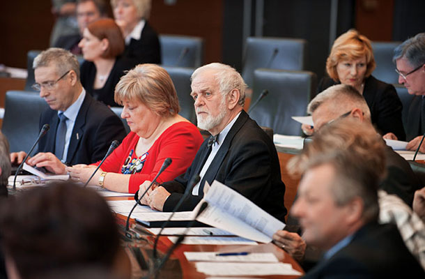 Mitja Meršol, poslanec Pozitivne Slovenije, ki „plačuje“ za svoja dejanja izpred 40 let 