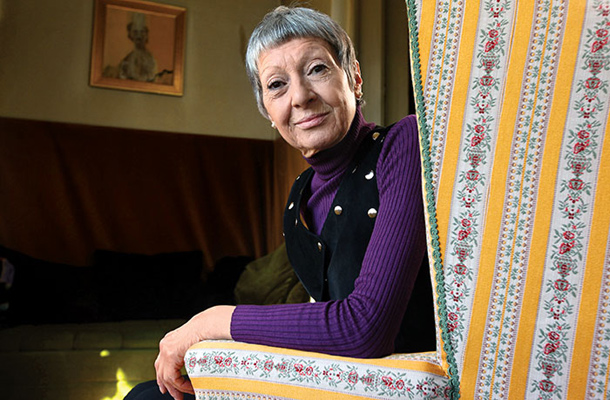 Mag. Alenka Pirjevec: "Sporno je, da naj bi dovoljenja za pogodbe po novem dajala vlada. Če pa bodo zahtevali imena, gre za popoln nadzor."