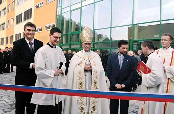 Odprtje katoliške gimnazije v Mariboru 