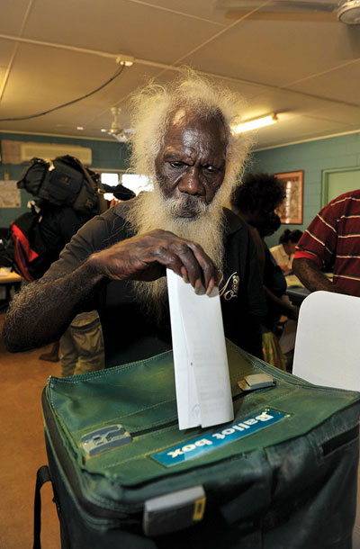 Zahvaljujoč mobilnim volilnim postajam avstralska demokracija doseže tudi najbolj oddaljene kraje
