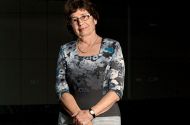 Spomenka Hribar: »Obema stranema, skrajnim na desnici in skrajni levici, vseskozi ustreza, da ni bilo izrečeno tisto, kar bi moralo biti. Da ni bilo izrečeno opravičilo.«