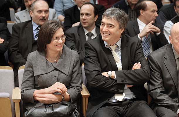 Neodvisna strokovnjakinja Andreja Valič Zver in njen mož Milan Zver 