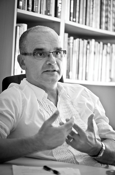 Marko Jaklič: "Vlada težko prepriča javnost, naj varčuje, če se nič ne zgodi s kvazi elito, za katero se sumi, da je ukradla ali v tujino prenesla ogromno denarja."