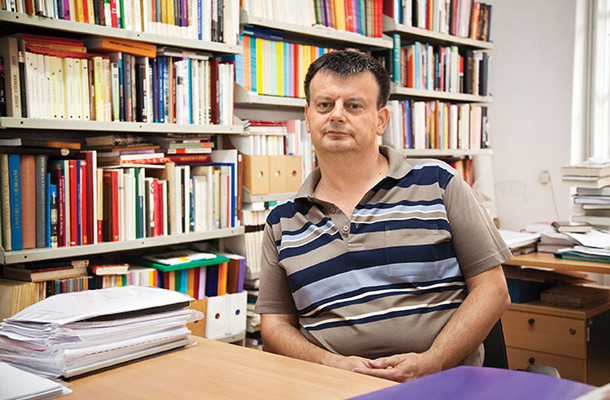 Aleš Gabrič: "Pri nas je tako, da na preteklost gledamo kot kuharji na sol - dodati po potrebi."