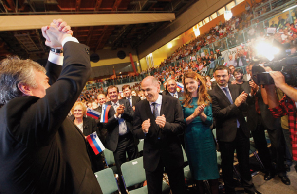 Foto tedna: Kako veselo bo šele ob morebitni zmagi? Predvolilna konvencija Milana Zvera v Mariboru. 