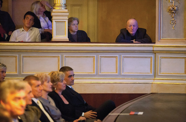 Foto tedna: Na stranskem tiru oziroma v stranski loži. Prvoobtoženi v zadevi Patria Jože Zagožen na konvenciji SDS in NSi v podporo predsedniški kandidaturi Milana Zvera, SNG Opera in balet Ljubljana 