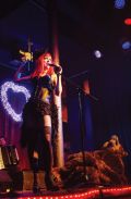 Rdeči Cabaret, gledališče povabi predstavo v bar, Menza pri koritu, Metelkova, Ljubljana