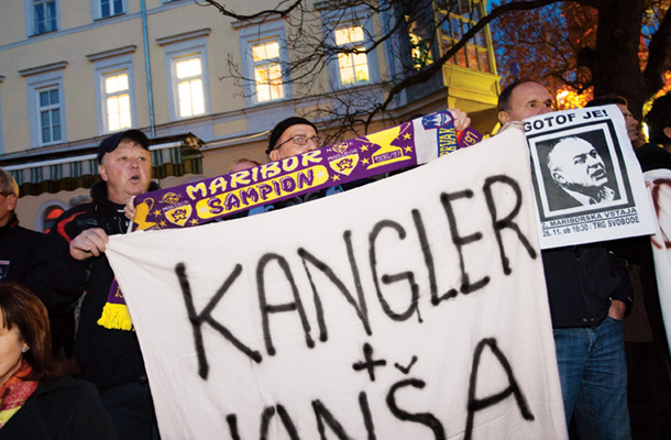 Maribor, 26. november, Trg svobode pri »Kodžaku«: Kar se je zgodilo v Mariboru, čaka Slovenijo.