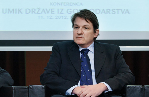 Finančni minister Janez Šušteršič na konferenci Umik države iz gospodarstva.