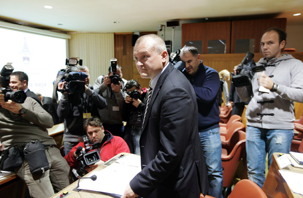 Foto tedna: Franc Kangler na ustanovni seji državnega sveta, na kateri ni bil potrjen za državnega svetnika, Ljubljana 12. december 2012 