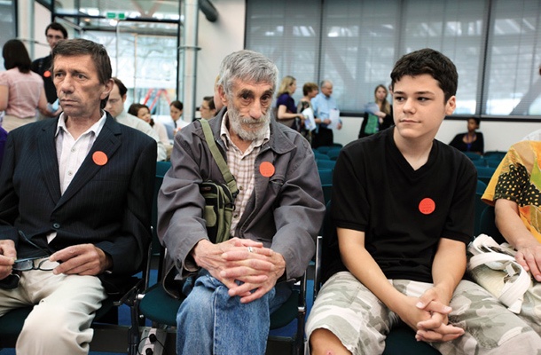 Izbrisana Jovan Jovanović in Mustafa Kurić (po katerem se primer imenuje) ter sin izbrisane Ane Mezga. Zasedanje velikega senata Evropskega sodišča za človekove pravice, Strasbourg, 6. julija 2011.