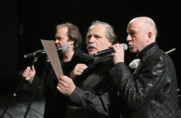 Jure Ivanušič, avtor, in Vlado Kreslin, predbožični gala koncert Radeta Šerbedžije s skupino Zapadni kolodvor, Cankarjev dom, Ljubljana