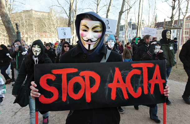 Maska Guya Fawkesa iz filma V kot vroče maščevanje (V for Vendetta) je postala simbol protestov proti ACTI.