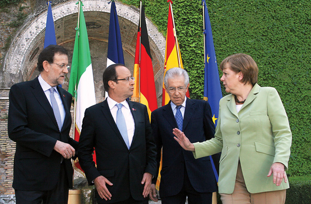 Evropsko nesoglasje: španski premier Mariano Rajoy, francoski predsednik François Hollande, italijanski tehnični premier Mario Monti in »železna« nemška kanclerka Angela Merkel. 
