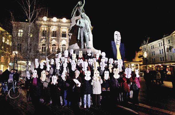 Zombiji pod Prešernovo glavo. Ljubljana, 11. januar 2013.