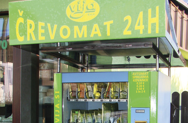 Prvi črevomat