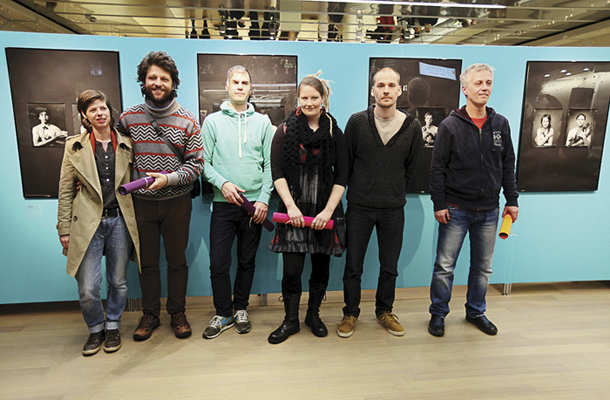 Nagrajenci Mateja Rojc, Simon Hudolin, Matija Brumen, Katja Goljat, Mitja Ličen, Robert Hutinski, Emzinov natečaj Fotografija leta 2013, Cankarjev dom, Ljubljana