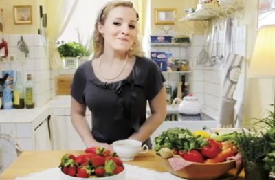 Ana Kristanc, voditeljica nove kuharske oddaje Ana kuha 