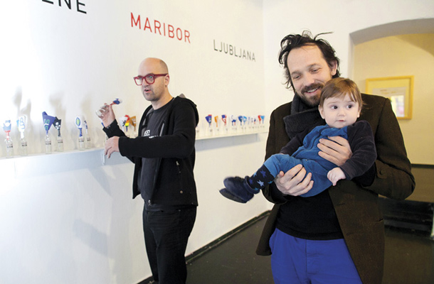Avtorja Vuk Ćosić in Matej Andraž Vogrinčič: razstava HISTORY Fashion Week, Galerija ŠKUC, Ljubljana