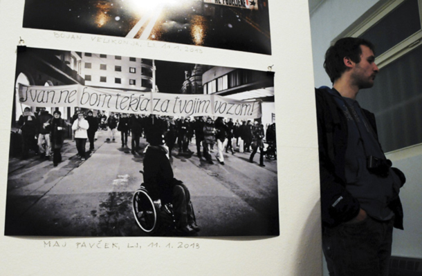 Fotoreporterji med aktivnimi državljani na trgih in ulicah mest Slovenije, otvoritev skupinske fotografske razstave, Galerija Meduza, Koper