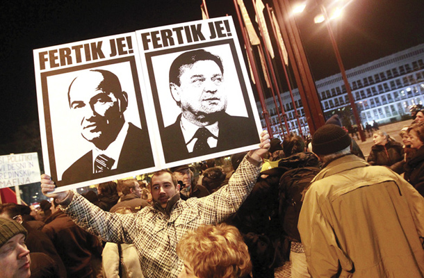 Nezaupnica Janši, odpoklic Jankovića?