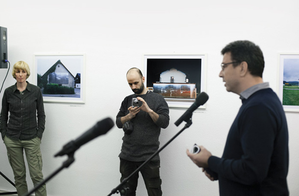 Kustosa Dejan Sluga in Miha Colner, AFTERMATH, angažirana postjugoslovanska sodobna fotografija, PHOTON, Galerija Klovićevi dvori, Zagreb, HR  