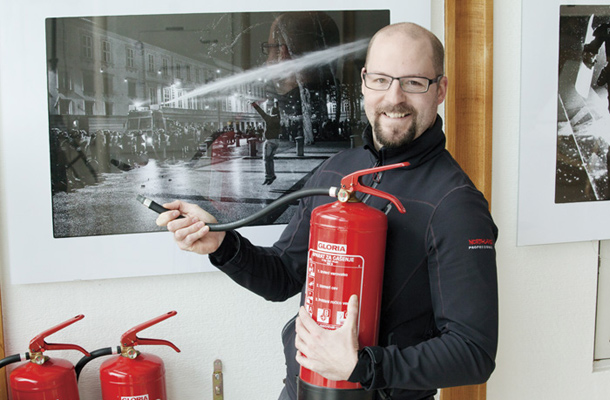 Avtor Šimen Zupančič, fotografska razstava »Slovenija vstaja«, CK Španski borci, Ljubljana