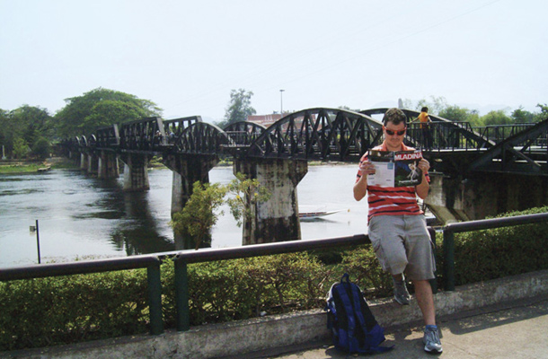 Miha pri mostu na reki Kwai, Kanchanaburi, Tajska / Foto Tina