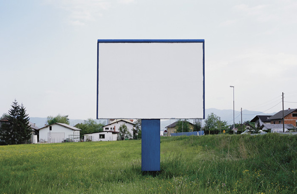 Borut Krajnc, Velika Pirešica (cesta Arja vas-Velenje), serija fotografij Praznine, 2007.