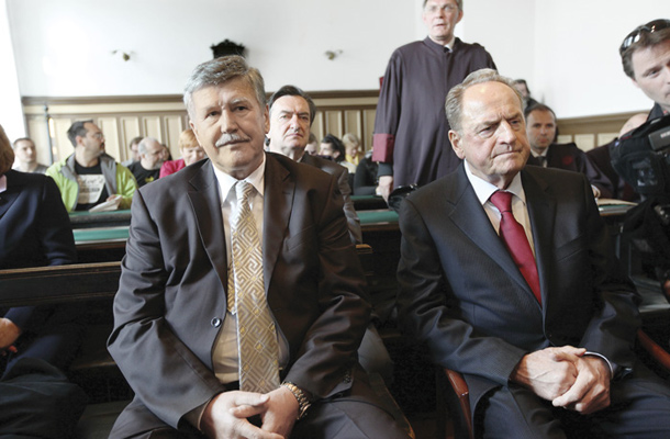 Soobsojenca Tovšakove v zadevi Čista lopata, Dušan Črnigoj (Primorje) in Ivan Zidar (SCT), ki ravno te dni odhajata na prestajanje zaporne kazni.