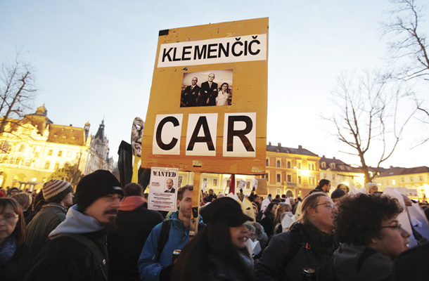 Komisija za preprečevanje korupcije si je med vstajami pridobila velik moralni kapital. Na fotografiji Ljubljana, januar 2013