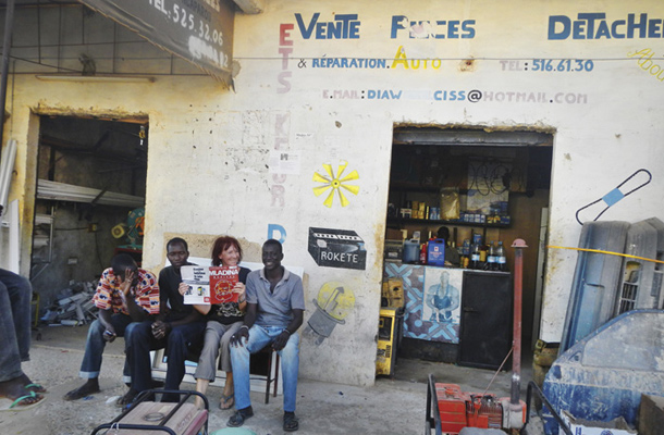 Pred mehanično delavnico, Somon, Senegal / Foto Vanda