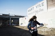 Kurt Vile: »Ko se kitara in telo zlijeta v eno«