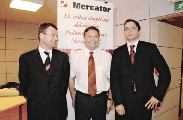 Tomaž Toplak (KAD) in Marko Pogačnik (SOD) sta leta 2005 prodala Mercator Pivovarni Laško in Istrabenzu. Ti so takoj odstavili uspešnega Jankovića. Pogačnik je danes poslanec SDS.