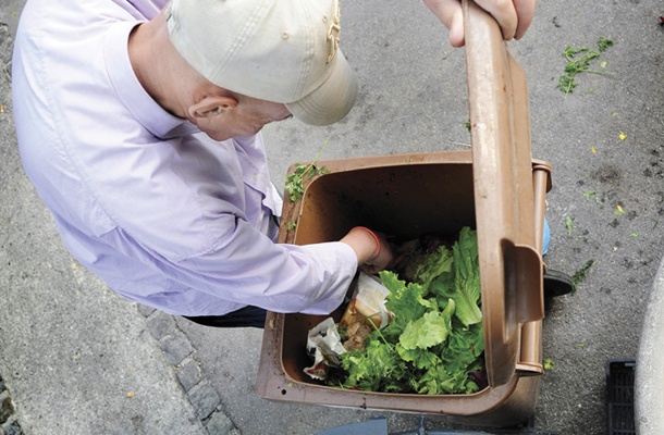 Mislili smo, da razlike v Sloveniji niso tako velike. A zadnji podatki geodetske uprave razkrivajo, da je desetina najbogatejših že 531 krat bogatejša od desetine najrevnejših. V Sloveniji se povečujejo socialni transferji. Pa tudi transferji v davčne oaze.