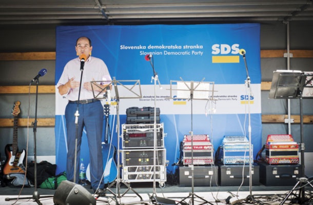 Med govorom v Bovcu