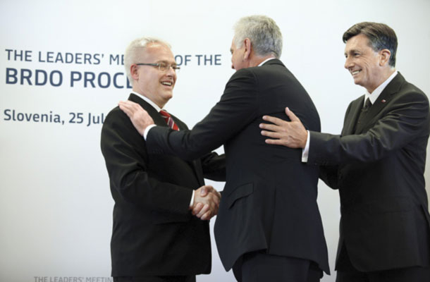 Foto tedna Vlak bratstva in enotnosti. Hrvaški, srbski in slovenski predsednik na Brdu pri Kranju. 