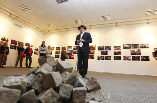 Župan Andrej Fištravec, Biti zraven, fotografska razstava 38 fotoreporterjev, KIS EPM 2013, Salon Rotovž, MB / Foto 
