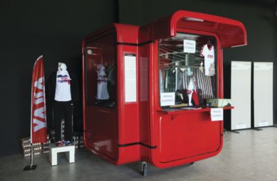 Rdeči kiosk Saše Mächtiga je bil nepogrešljivo pohištvo takratnih ulic.
