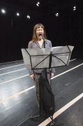 Maja Delak: Kaj če/What if, solo predstava, premiera na festivalu Mesto žensk, Stara mestna elektrarna, Ljubljana