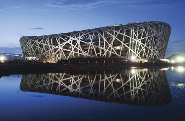 Bil je umetniški svetovalec arhitekturnega biroja Herzog & de Meuron pri gradnji Ptičjega gnezda, osrednjega stadiona olimpijskih iger, ki jih je leta 2008 gostil Peking.