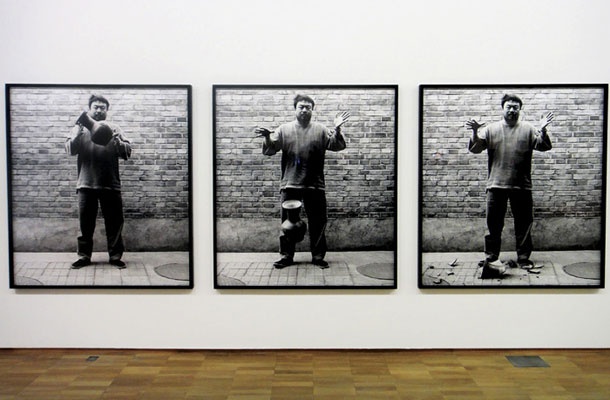 S projektom Padanje žare dinastije Han iz leta 1995 je kritiziral uničevanje kitajske dediščine.