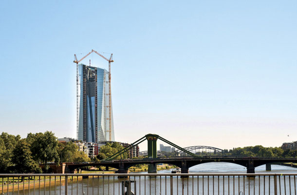 Nebotičnik ECB-ja je projektiral dunajski arhitekt Wolf Prix 