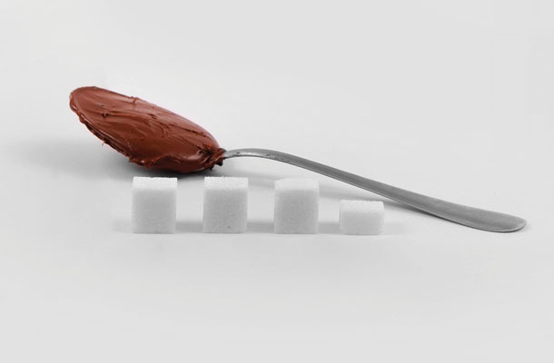 Skriti sladkor 1 kocka = 5 gramov Žlica namaza Nutella 17 g :